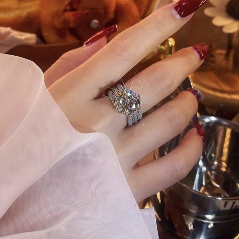 Nhẫn Moissanite siêu chớp 5 carat