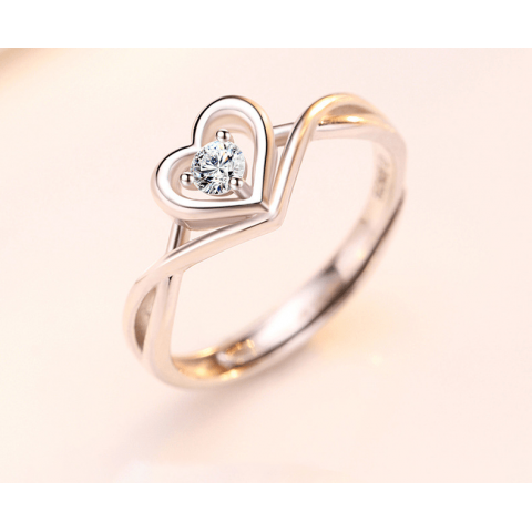 Heart-shaped sterling silver love ring diamond faceted ring